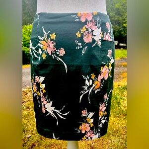 NWT Green Floral Lysse’ Pencil Skirt Size L Petite